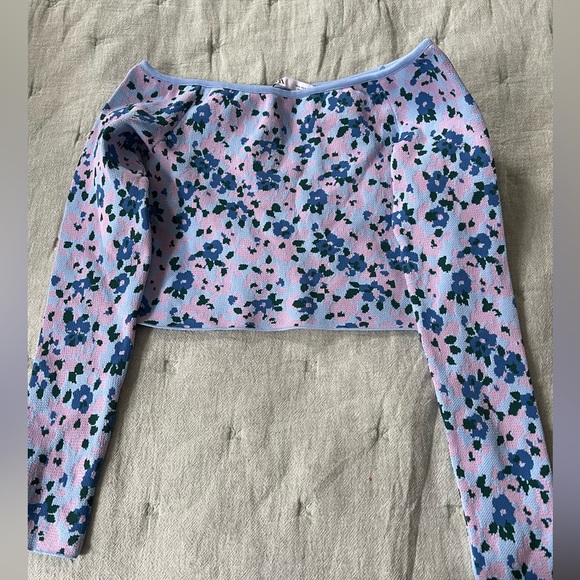 Off the should top - Picture 2 of 2